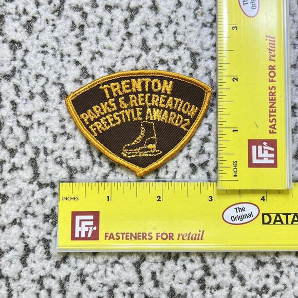 VTG New Jersey TRENTON PARKS & RECREATION Ice Figure Skating 9 Patch Lot Skate - Picture 9 of 11
